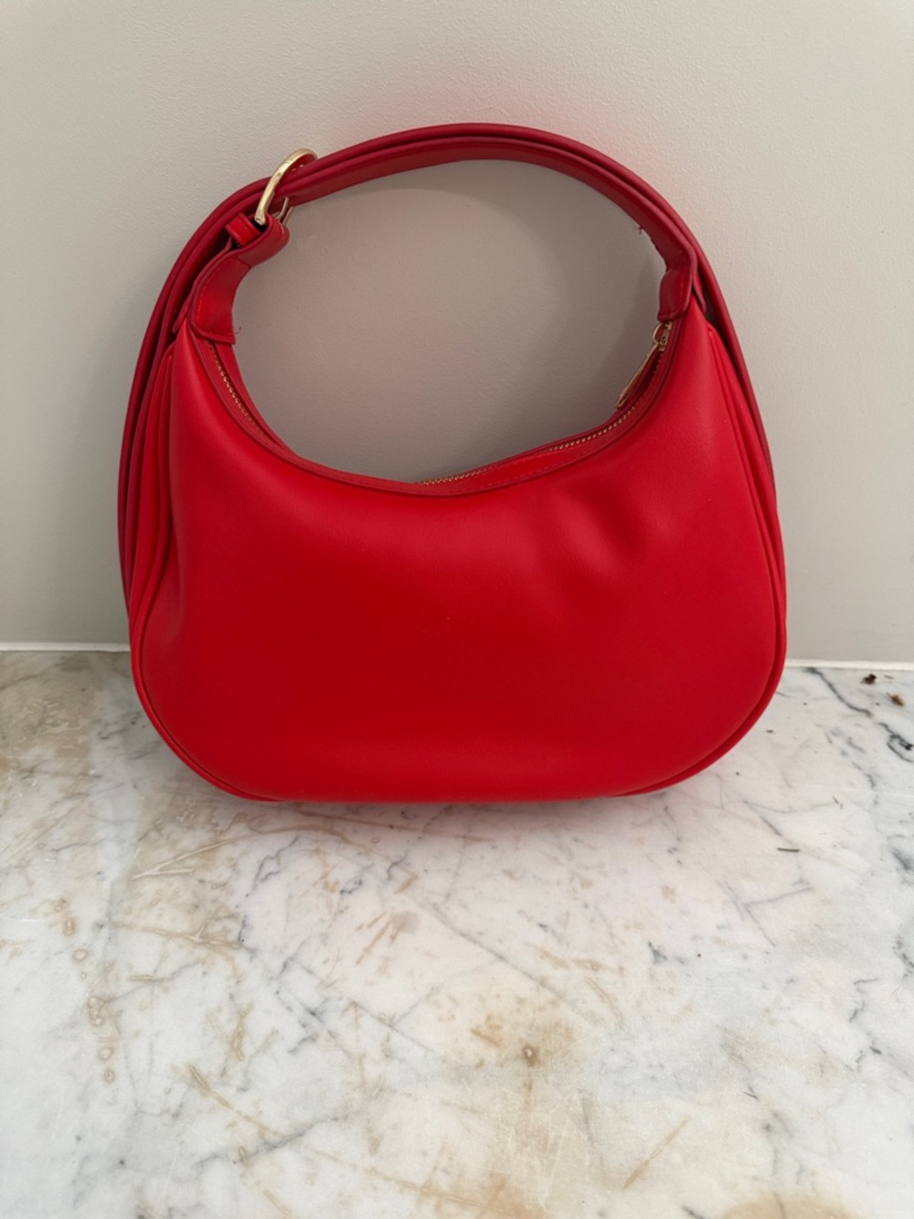 Classic Red Shoulder Bag - Sleek Everyday Hobo